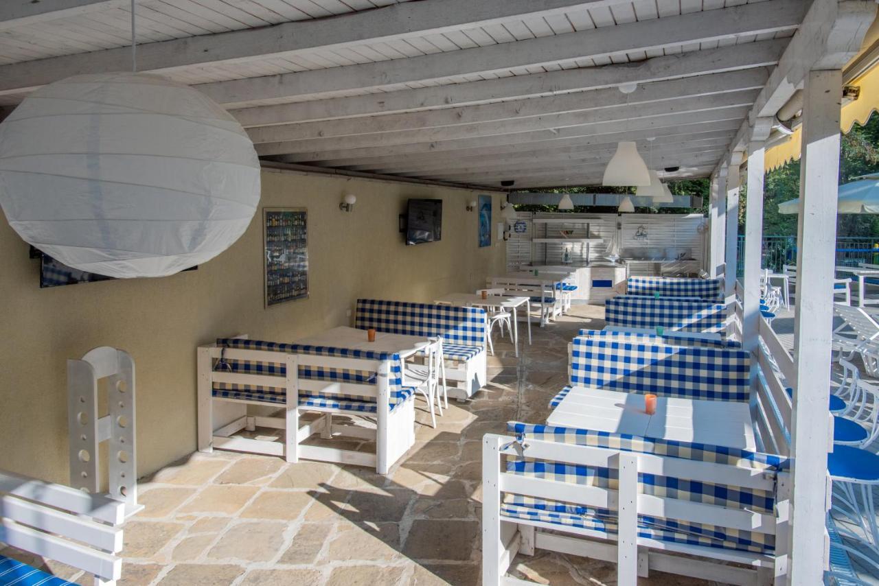 Ariana Hotel Kiten  Exterior photo