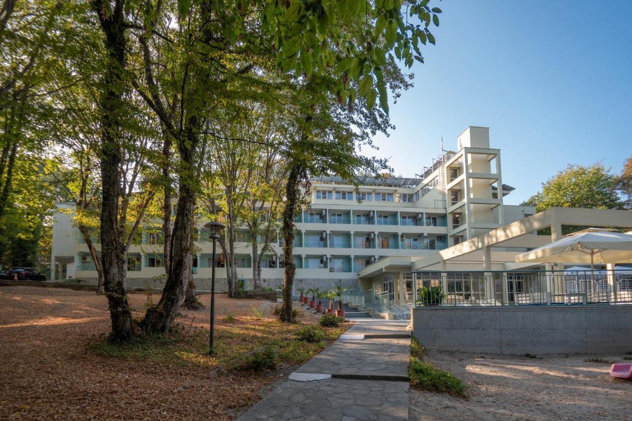 Ariana Hotel Kiten  Exterior photo