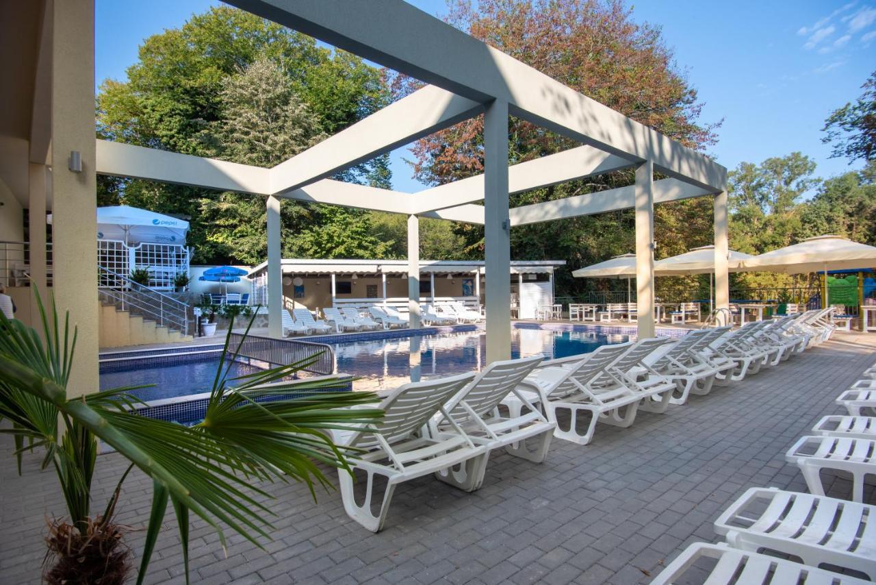 Ariana Hotel Kiten  Exterior photo