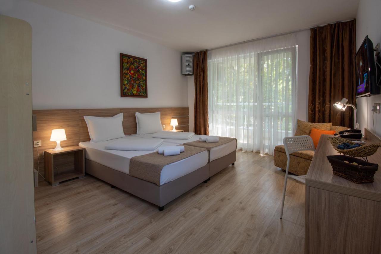 Ariana Hotel Kiten  Exterior photo